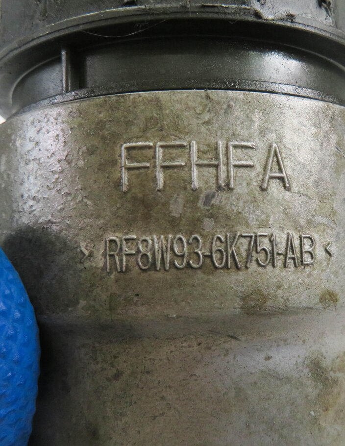 Thumbnail 6: 2010 RANGE ROVER SPORT (L320) 5.0L SUPERCHARGED ENGINE - OIL FILTER ADAPTER