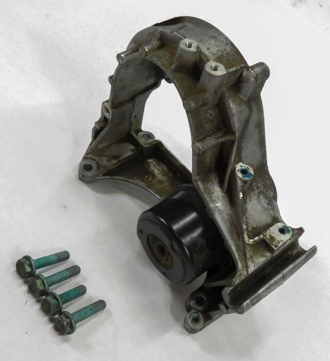 2000 PORSCHE BOXSTER (986) 2.7L M96 ENGINE - POWER STEERING PUMP MOUNT BRACKET