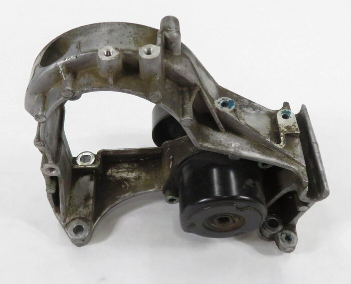 Thumbnail 2: 2000 PORSCHE BOXSTER (986) 2.7L M96 ENGINE - POWER STEERING PUMP MOUNT BRACKET