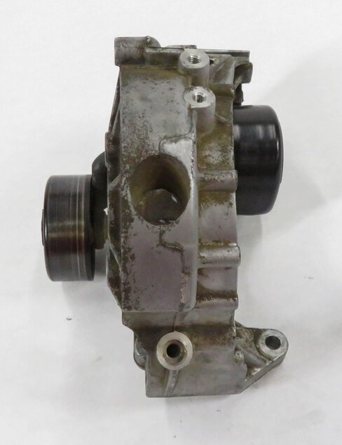 Thumbnail 3: 2000 PORSCHE BOXSTER (986) 2.7L M96 ENGINE - POWER STEERING PUMP MOUNT BRACKET