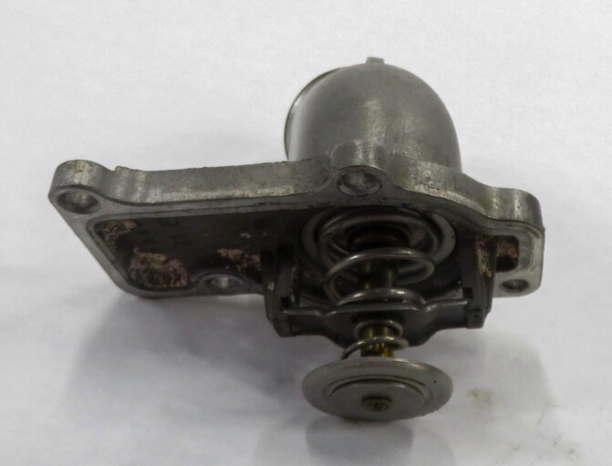 Thumbnail 4: 2000 PORSCHE BOXSTER (986) 2.7L M96 ENGINE - THERMOSTAT HOUSING ADAPTER