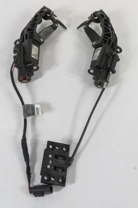 Thumbnail 4: 2003 BMW Z4 (E85) LEFT & RIGHT CONVERTIBLE TOP LATCH SET-2