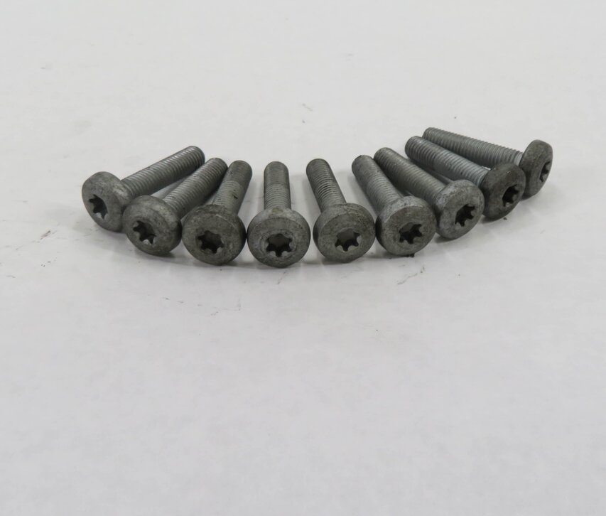 Thumbnail 8: 2011 PORSCHE CAYENNE (958) 4.8L M48 V8 - LEFT FRONT ENGINE MOUNT BRACKET