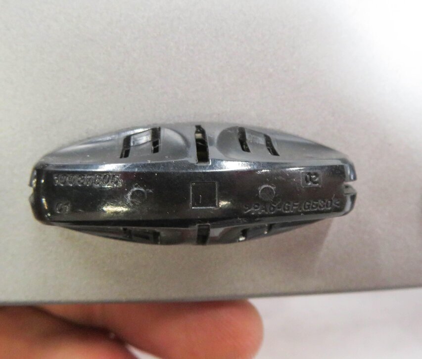 Thumbnail 8: 2011 PORSCHE CAYENNE (958) LEFT FRONT DRIVER POWER SEAT ADJUSTMENT SWITCH (GRAY)