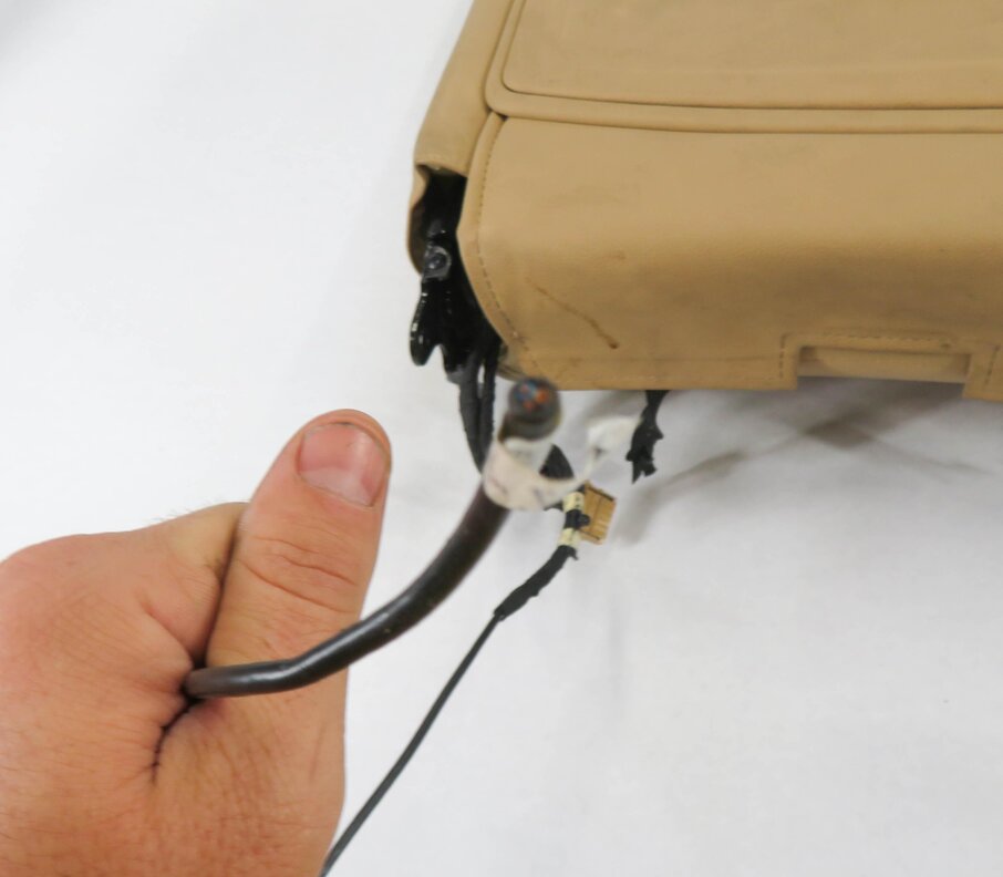Thumbnail 6: 2011 PORSCHE CAYENNE (958) LEFT FRONT DRIVER UPPER TOP SEAT CUSHION (BEIGE)