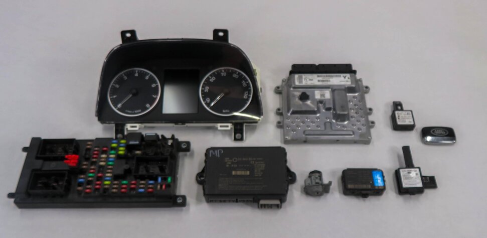 Thumbnail 3: 2010 LAND ROVER LR4 - 5.0L AJ133 V8 ENGINE ECM BCM IMMOBILIZER MODULE KEY SET