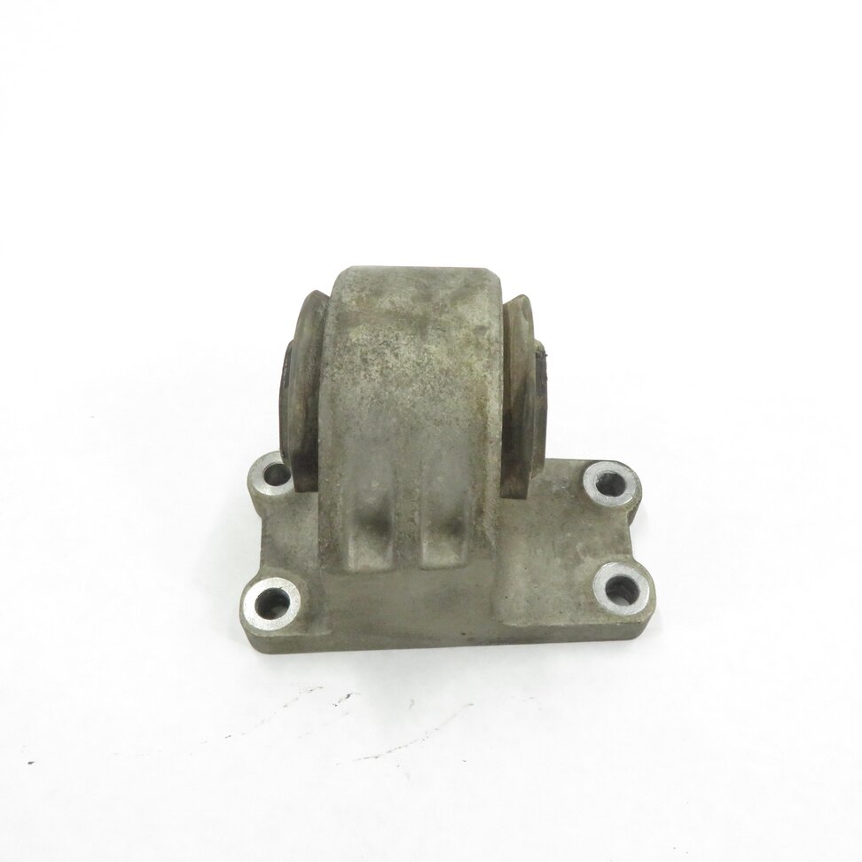 Thumbnail 4: 2012 LAND ROVER LR4 - REAR TRANSMISSION MOUNT MOUNTING BRACKET