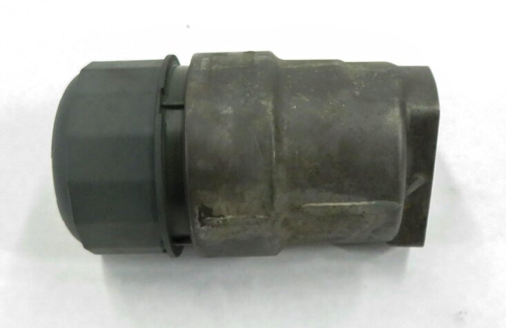 Thumbnail 3: 2012 LAND ROVER LR4 - 5.0L AJ133 V8 ENGINE OIL FILTER HOUSING w/ CAP