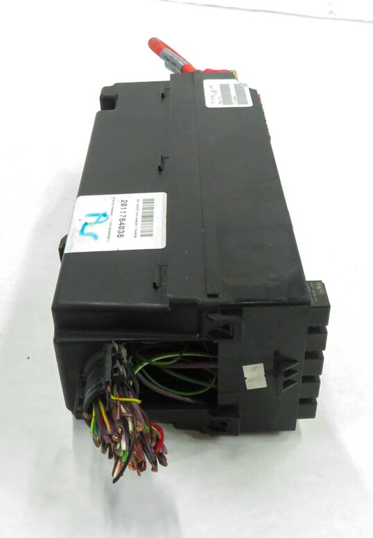 Thumbnail 3: 2010-2013 LAND ROVER LR4 5.0L V8 ENGINE POSITIVE POWER JUNCTION FUSE RELAY BOX