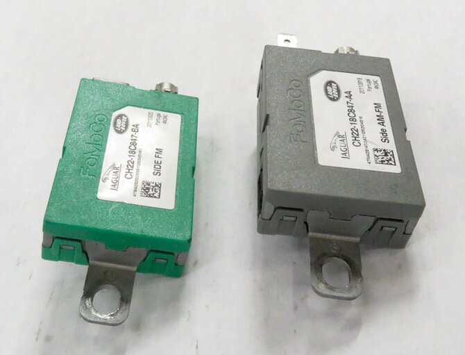 Thumbnail 4: 2012 LAND ROVER LR4 - RADIO STEREO ANTENNA AMP AMPLIFIER MODULE SET-2