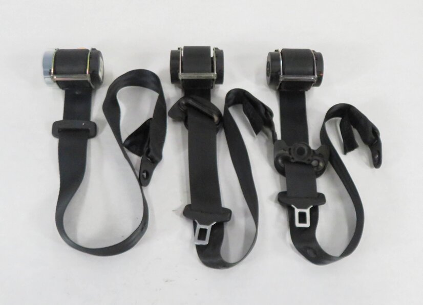 Thumbnail 2: 2012 LAND ROVER LR4 - REAR 2nd SECOND ROW SEAT SEATBELT RETRACTOR SET-3 (BLACK)