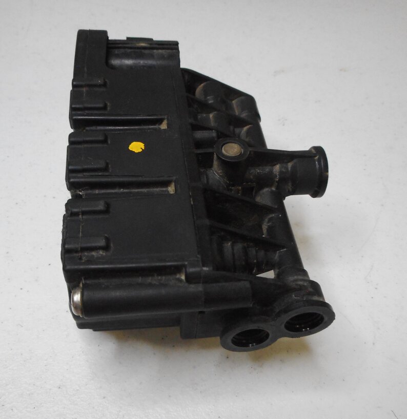 Thumbnail 10: 2012 LAND ROVER LR4 - LEFT DRIVER REAR AIR SUSPENSION VALVE BLOCK