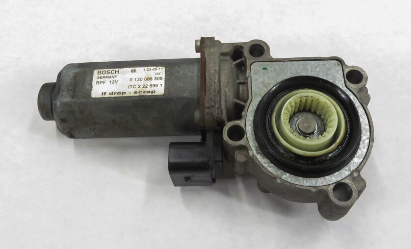 Thumbnail 2: 05-16 RANGE ROVER SPORT (L320 L322) LR3 LR4 TRANSFER CASE ELECTRIC SHIFT MOTOR