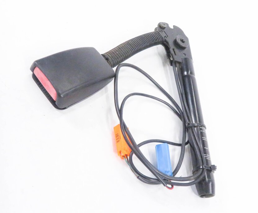 Thumbnail 1: 2005-2006 RANGE ROVER SPORT (L320) / LR3 - RIGHT FRONT SEATBELT BUCKLE RECEIVER