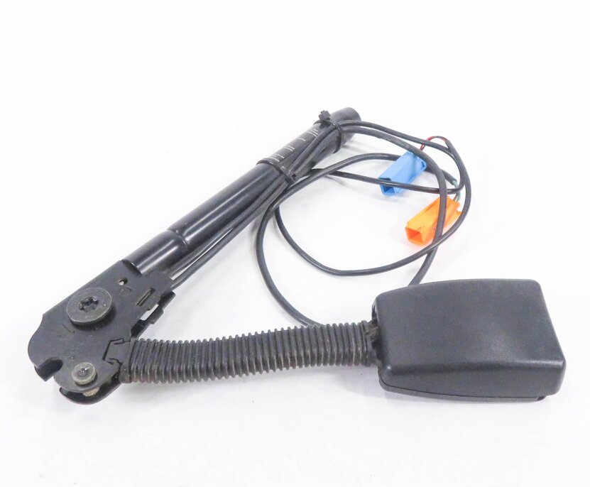 Thumbnail 3: 2005-2006 RANGE ROVER SPORT (L320) / LR3 - RIGHT FRONT SEATBELT BUCKLE RECEIVER
