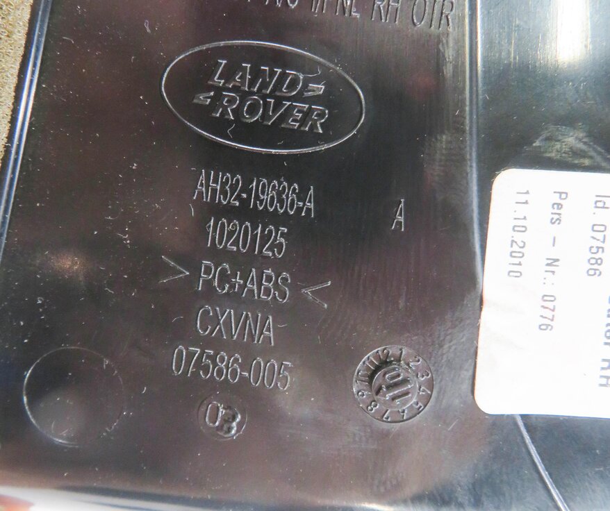 Thumbnail 6: 2011 RANGE ROVER SPORT (L320) RIGHT PASSENGER OUTER DASH HEATER A/C AIR VENT