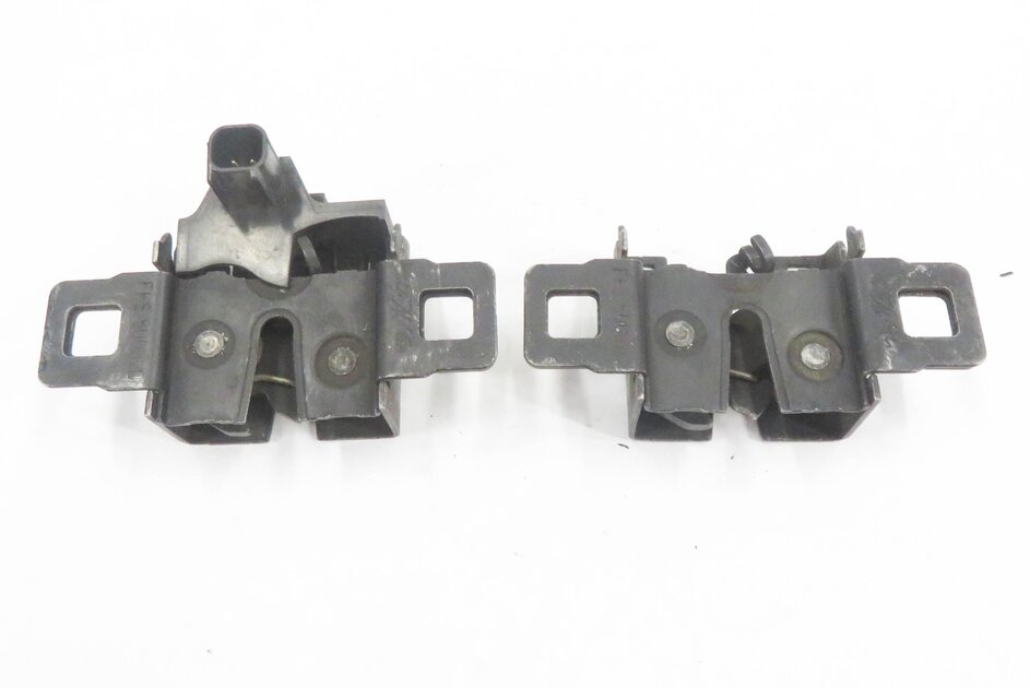 Thumbnail 5: 2011 RANGE ROVER SPORT (L320) FRONT LEFT & RIGHT LOWER HOOD LATCH SET-2