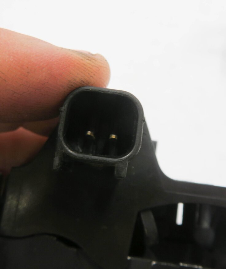 Thumbnail 6: 2011 RANGE ROVER SPORT (L320) FRONT LEFT & RIGHT LOWER HOOD LATCH SET-2
