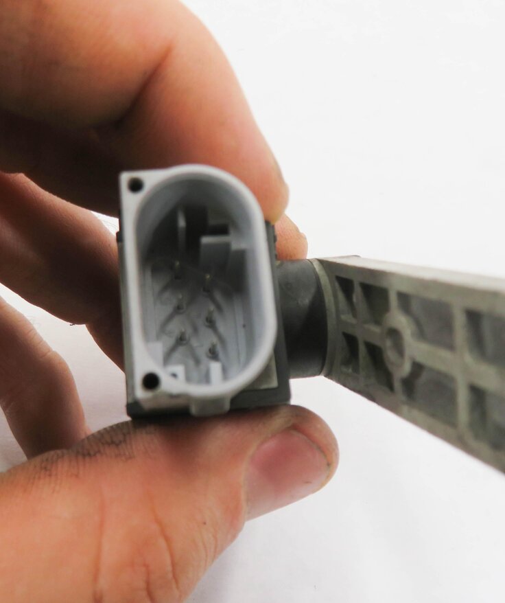 Thumbnail 5: 2011 RANGE ROVER SPORT (L320) RIGHT FRONT SUSPENSION HEIGHT LEVEL SENSOR