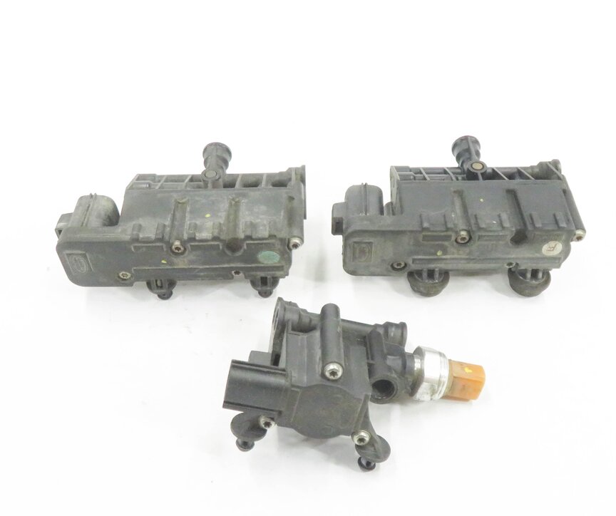 Thumbnail 2: 2011 RANGE ROVER SPORT (L320) AIR SUSPENSION PRESSURE VALVE BLOCK SET-3