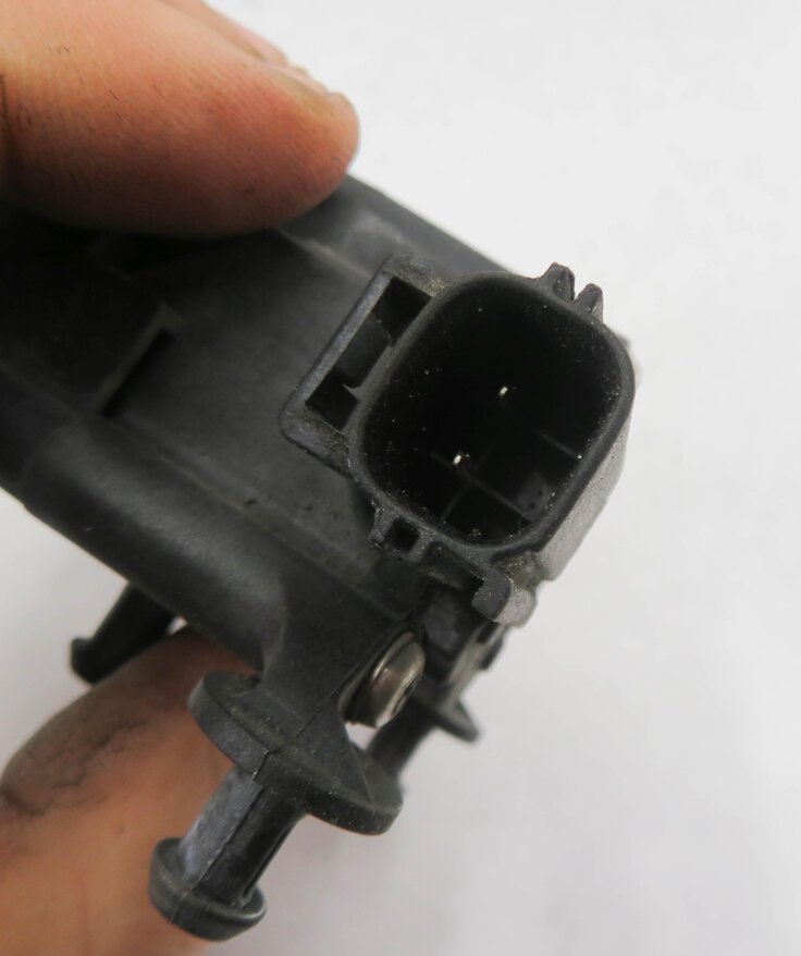 Thumbnail 6: 2011 RANGE ROVER SPORT (L320) AIR SUSPENSION PRESSURE VALVE BLOCK SET-3