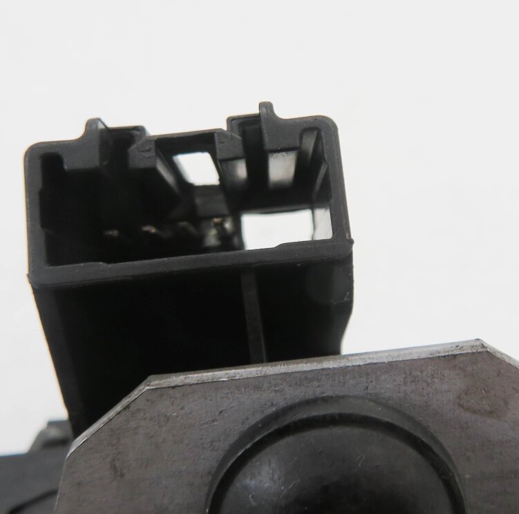 Thumbnail 6: 2011 RANGE ROVER SPORT (L320) REAR LOWER TRUNK LOCK LATCH ACTUATOR
