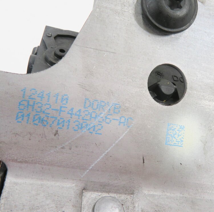 Thumbnail 7: 2011 RANGE ROVER SPORT (L320) REAR LOWER TRUNK LOCK LATCH ACTUATOR