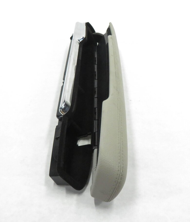 Thumbnail 2: 2010 MERCEDES BENZ S400 (W221) RIGHT FRONT PASSENGER ARMREST (GRAY LEATHER 218A)