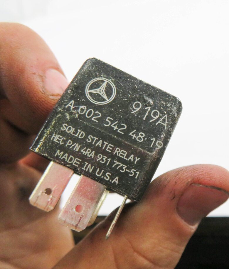 Thumbnail 7: 2010 MERCEDES BENZ S400 (W221) HYBRID - SOLID STATE RELAY