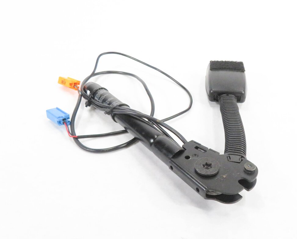 Thumbnail 4: 2005-2006 RANGE ROVER SPORT (L320) / LR3 - RIGHT FRONT SEATBELT BUCKLE RECEIVER