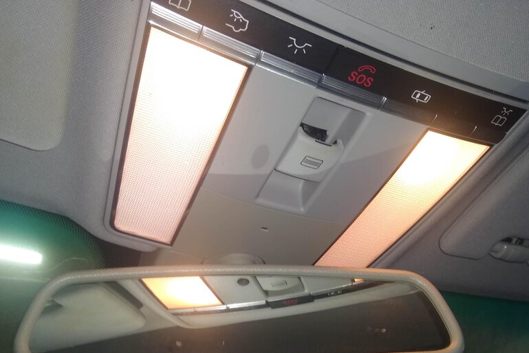 Thumbnail 2: 2009 MERCEDES BENZ S550 (W221) FRONT COURTESY MAP READING DOME LIGHT LAMP (GRAY)