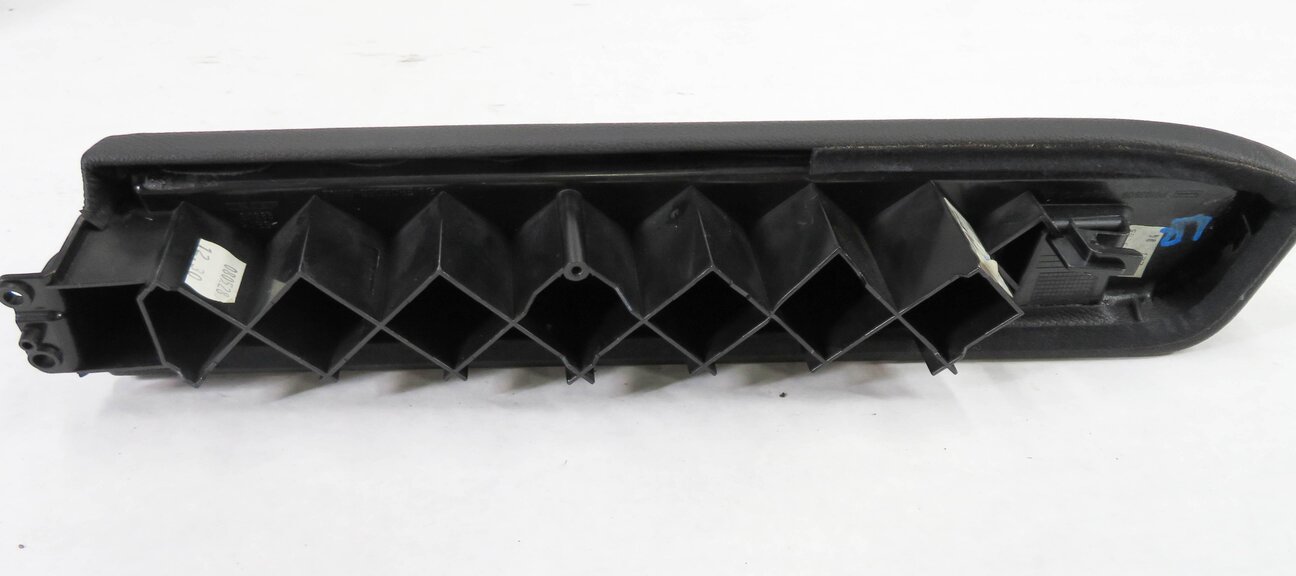 Thumbnail 5: 2009 MERCEDES BENZ S550 (W221) LEFT REAR DOOR ARMREST (BLACK LEATHER 201A)
