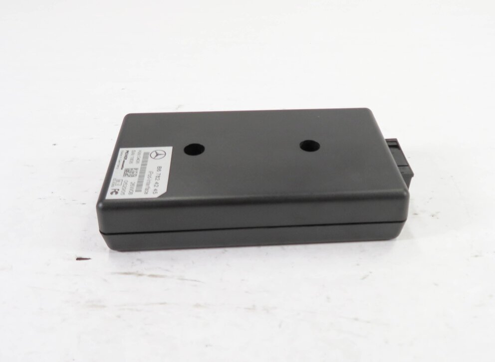 Thumbnail 2: 2009 MERCEDES BENZ S550 (W221) RADIO STEREO i-POD INTERFACE CONTROL MODULE