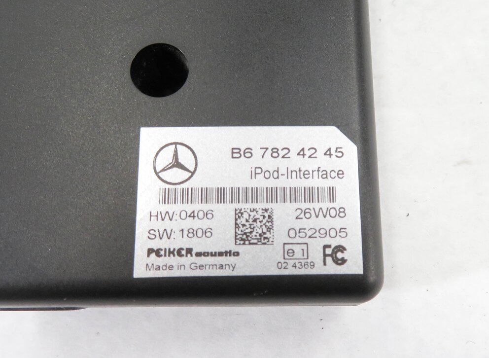 Thumbnail 8: 2009 MERCEDES BENZ S550 (W221) RADIO STEREO i-POD INTERFACE CONTROL MODULE