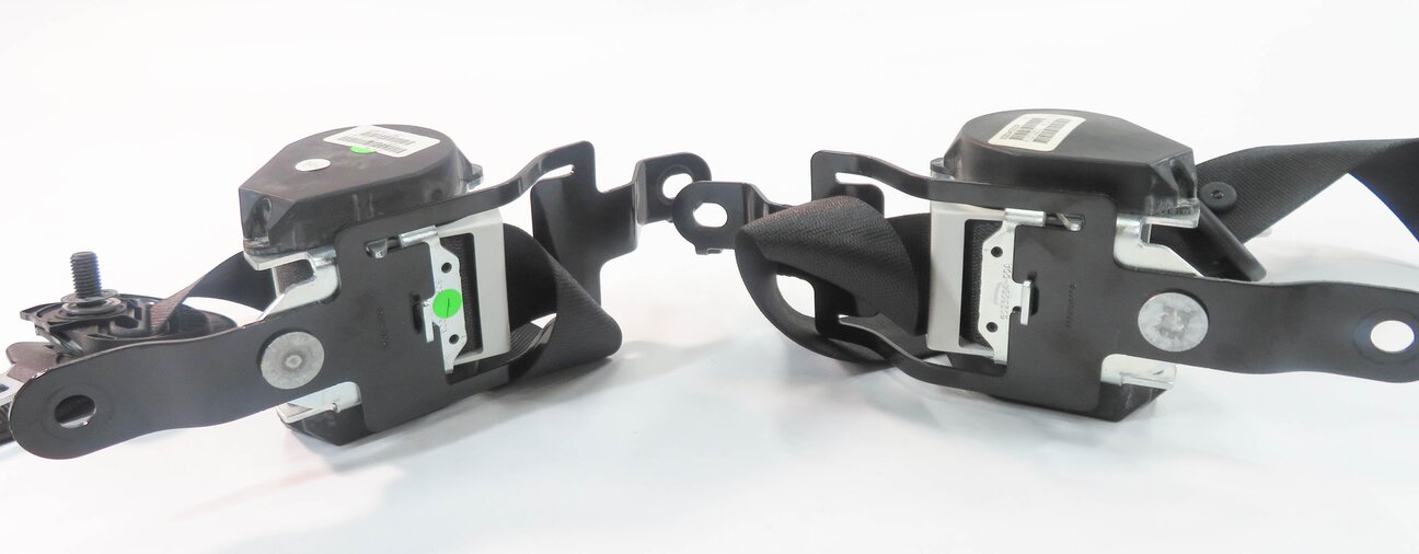 Thumbnail 7: 2007 BMW X5 (E70) REAR SECOND ROW SEAT - LEFT & RIGHT SEATBELT RETRACTOR (BLACK)