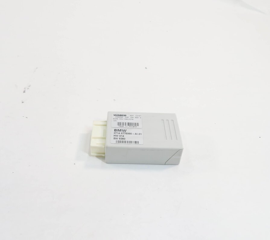 Thumbnail 1: 2007-2014 BMW X5 (E70) AIR SUSPENSION COMPRESSOR PUMP MOTOR CONTROL MODULE