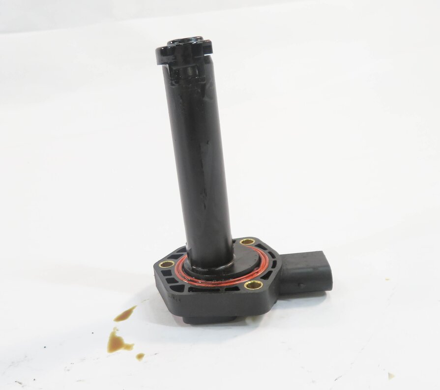 Thumbnail 6: 2007 BMW X5 (E70) 4.8L N62 V8 ENGINE - MOTOR OIL FLUID PAN LEVEL SENSOR