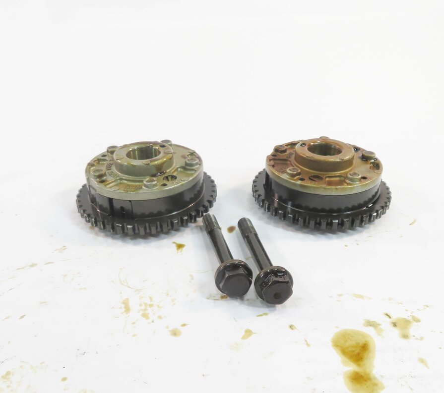 Thumbnail 2: 2007 BMW X5 (E70) 4.8L N62 V8 - LEFT ENGINE INTAKE & EXHAUST TIMING GEAR SET-2