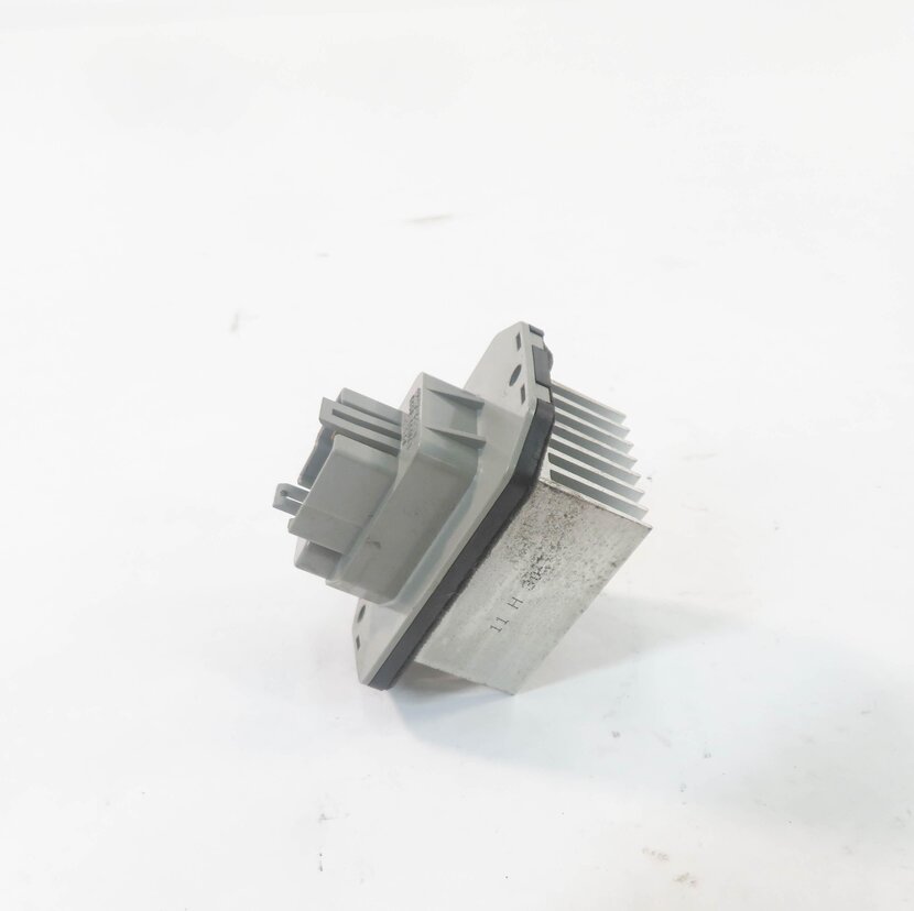 Thumbnail 6: 2007 RANGE ROVER SPORT (L320) FRONT HEATER A/C BLOWER FAN MOTOR SPEED RESISTOR