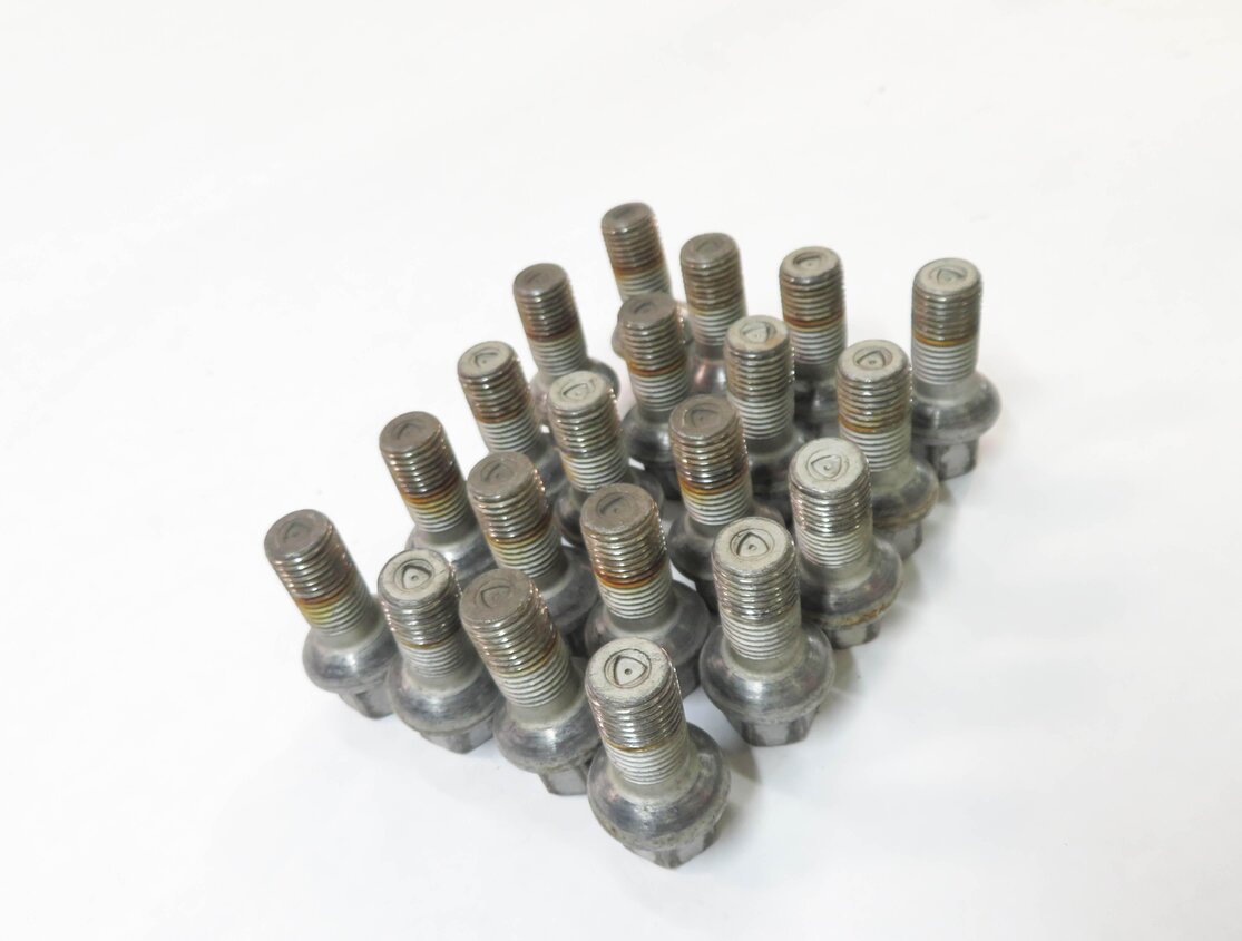 Thumbnail 3: 2010 MERCEDES E550 (C207) FRONT & REAR WHEEL TIRE RIM LUG NUT BOLT SET-20