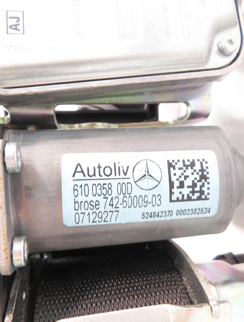 Thumbnail 8: 10-13 MERCEDES E350 E550 (A207 C207 W207) RIGHT FRONT SEATBELT RETRACTOR (BLACK)