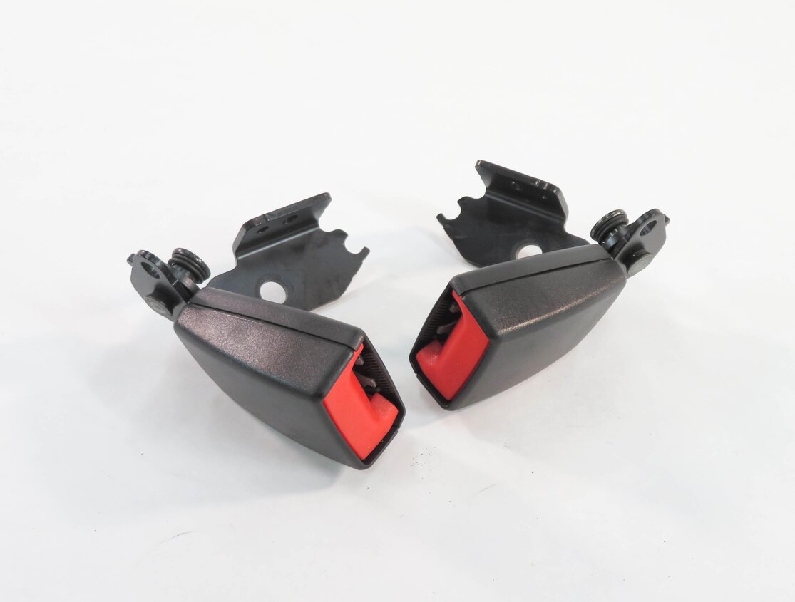 Thumbnail 2: 2010 MERCEDES BENZ E550 (C207) COUPE - REAR SEATBELT BUCKLE RECEIVER SET-2