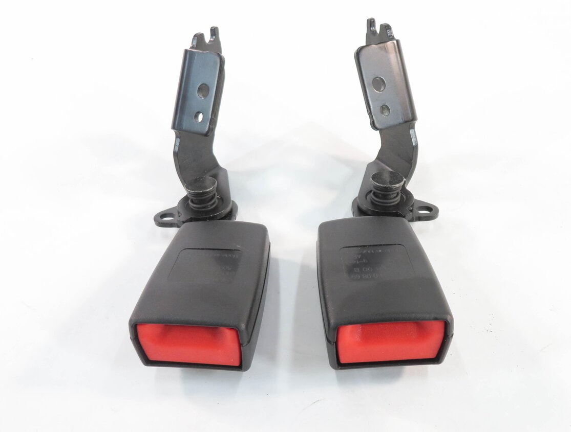 Thumbnail 4: 2010 MERCEDES BENZ E550 (C207) COUPE - REAR SEATBELT BUCKLE RECEIVER SET-2