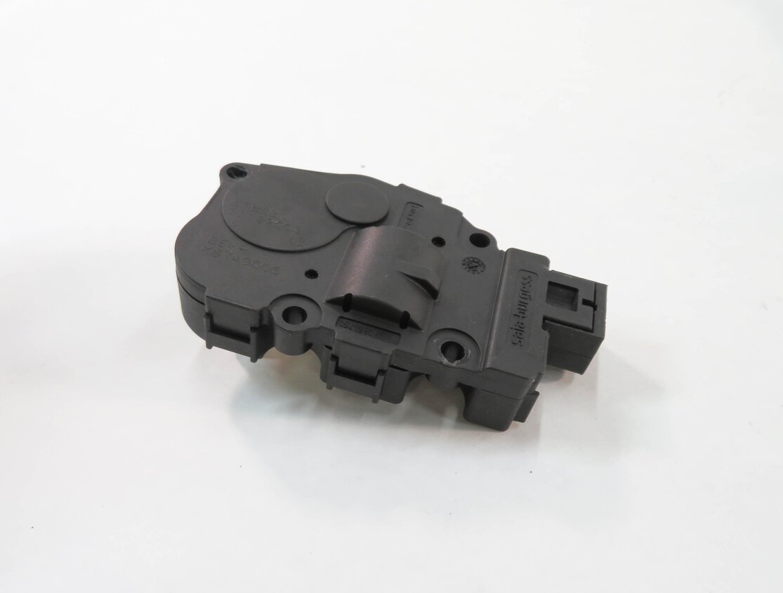 Thumbnail 6: 2010 MERCEDES BENZ E550 (C207) COUPE - HEATER A/C BLEND DOOR SERVO MOTOR SET-5