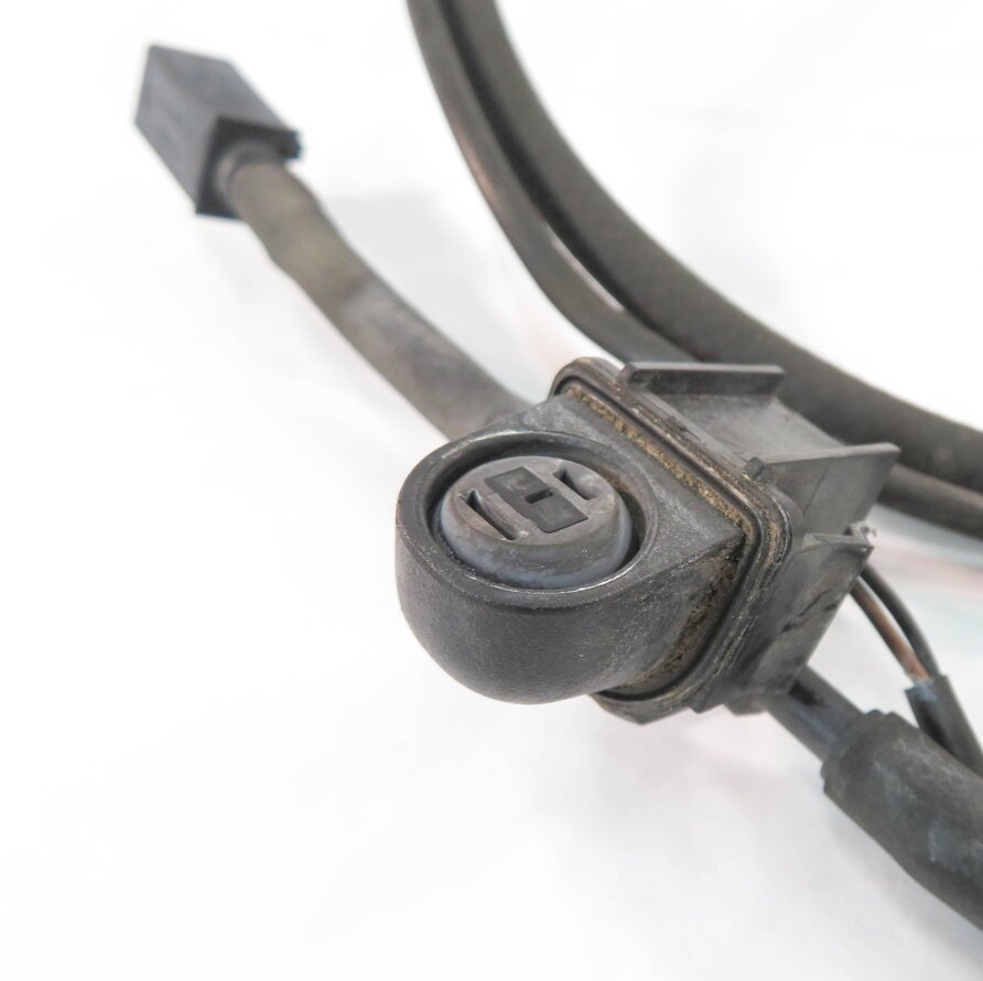 Thumbnail 3: 2010 MERCEDES BENZ E550 (C207) FRONT WINDSHIELD WIPER SQUIRTER NOZZLE SET-2