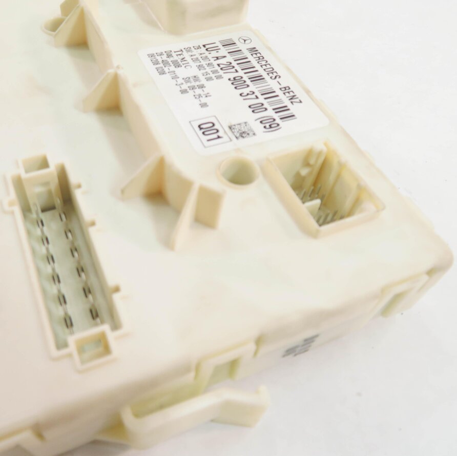 Thumbnail 7: 2010-2011 MERCEDES BENZ E350 E550 (C207) REAR QUARTER PANEL CONTROL MODULE