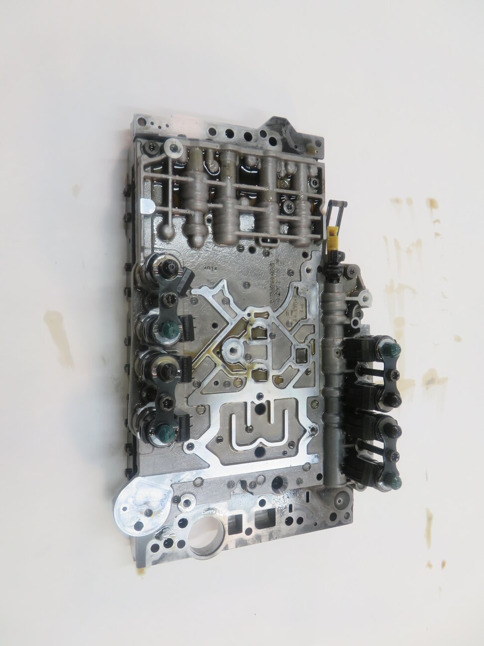 Thumbnail 2: 2010-2011 MERCEDES E550 (A207 C207) A/T AUTOMATIC TRANSMISSION VALVE BODY BLOCK