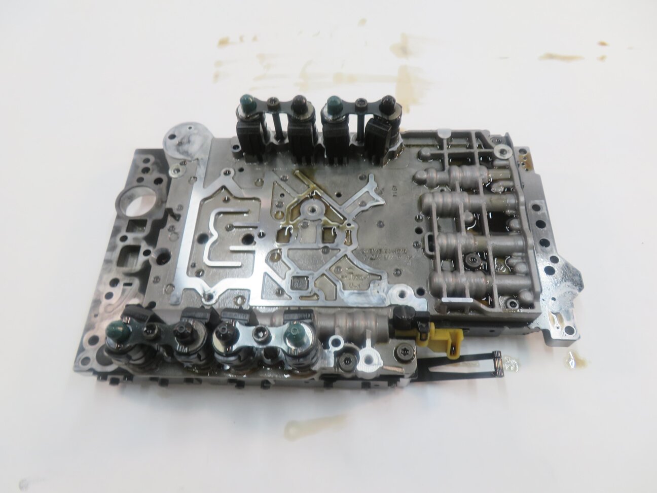 Thumbnail 4: 2010-2011 MERCEDES E550 (A207 C207) A/T AUTOMATIC TRANSMISSION VALVE BODY BLOCK