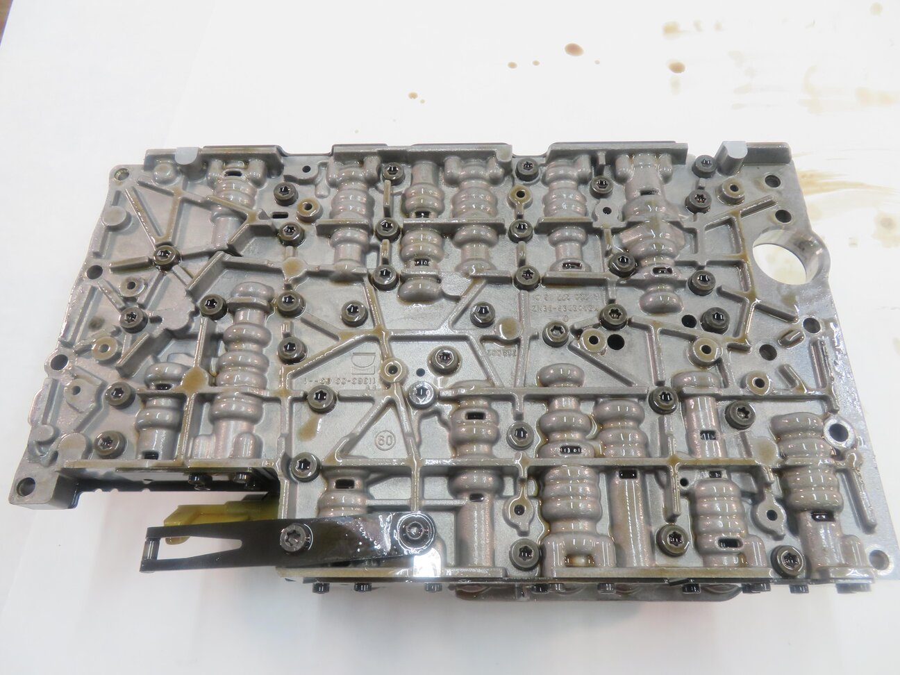 Thumbnail 6: 2010-2011 MERCEDES E550 (A207 C207) A/T AUTOMATIC TRANSMISSION VALVE BODY BLOCK