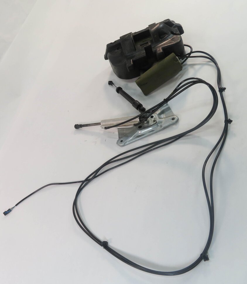 Thumbnail 2: 2006-2009 MERCEDES ML-CLASS (W164) REAR TRUNK LIFT MOTOR w/ RAM & LINES (2-PIN)